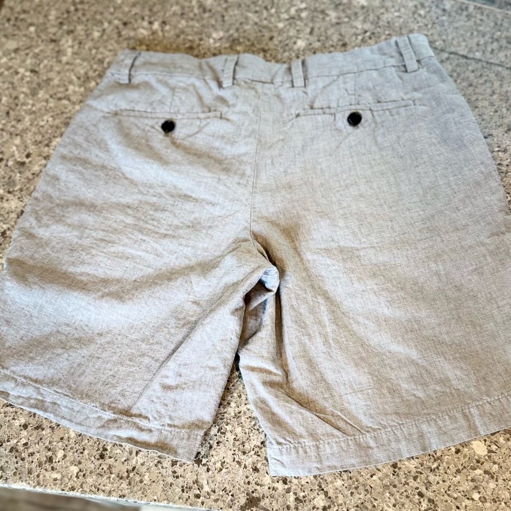 Banana Republic l Aiden Short l Size: 32 - Picture 3 of 10